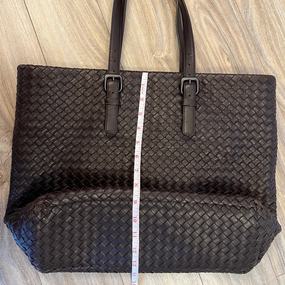 Bottega Veneta large brown tote - Picture 10 of 12